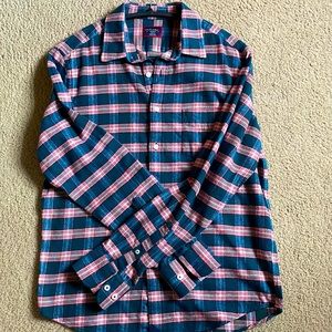 Untuckit flannel button down shirt